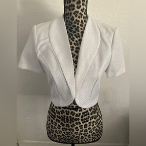 R&K originals blouse S cropped cover collered neck white short sleeve 17 length